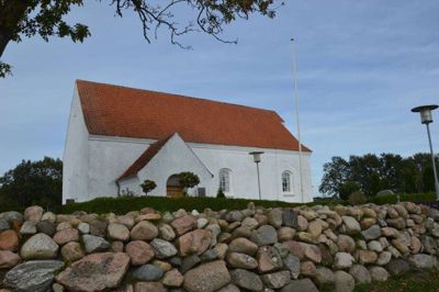 Karup Kirke danner ramme om koncerten med Karsten Holm den 24. november. Foto: Pia B: Jakobsen