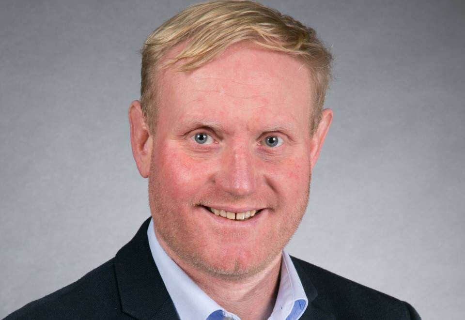 Ja, det gør jeg. Jeg synes det er supergodt, at dagligvarebutikkerne sætter fokus på undgå madspild, ved at sætte varerne ned, der er tæt på udløbsdato – i stedet for at smide det i containeren. Jeg tror der bliver et endnu større fokus på, at vi undgår madspild i fremtiden. Det er min vurdering, at kampagnerne omkring emnet har virket, så vi er blevet mere bevidste om at undgå madspild. Anders Bertel Frederiks