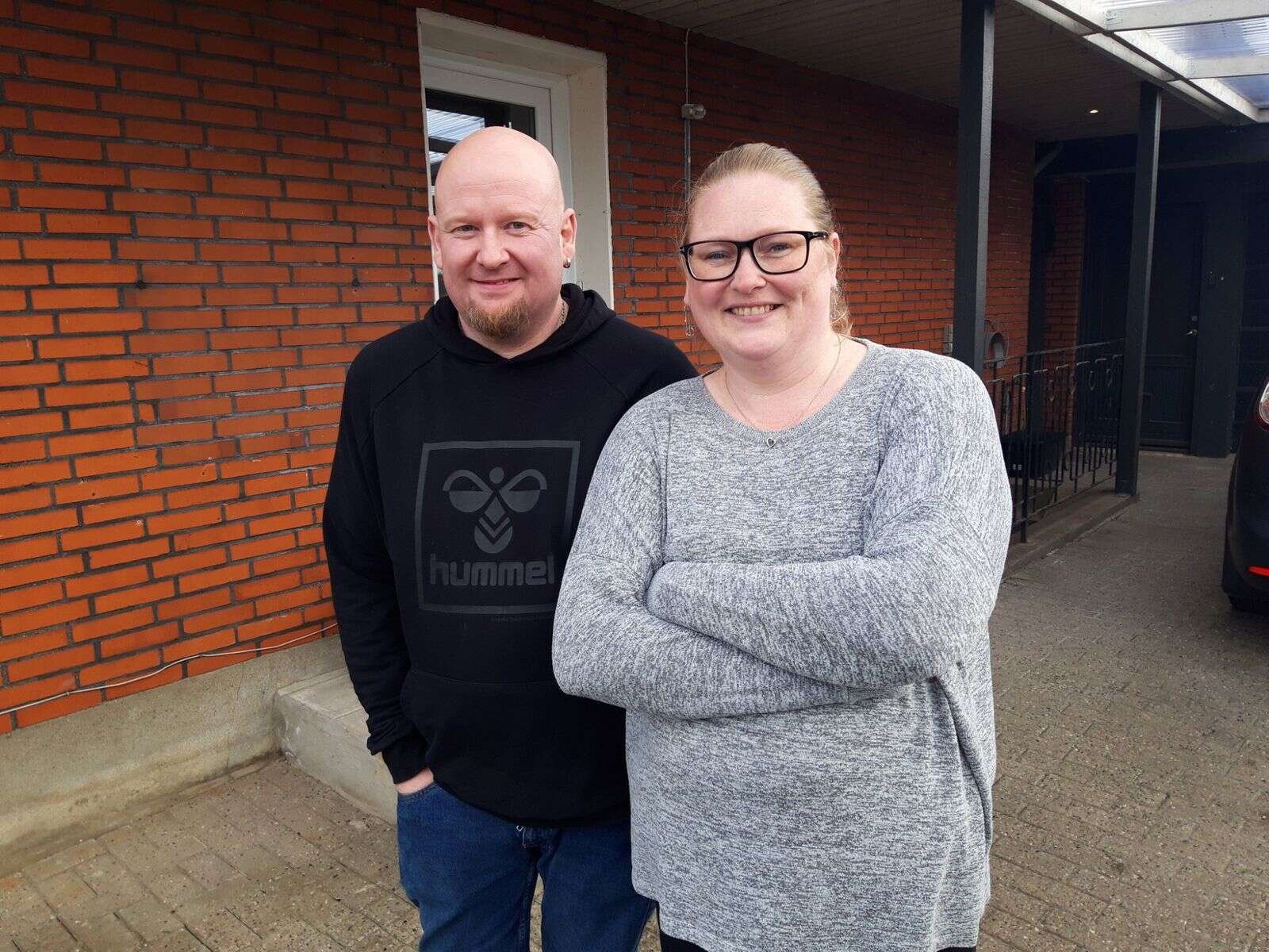 Jan Sørensen havde glemt at fortælle Betinna Sørensen om granaten. Betinna ringede til politiet, der bad dem om at holde sig fra granaten og garagen. Foto: Morten Hallstrøm