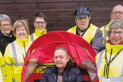De cykelglade mennesker er klar til at transportere folk frem og tilbage i forbindelse med valget og i forbindelse med grundlovsmøde.