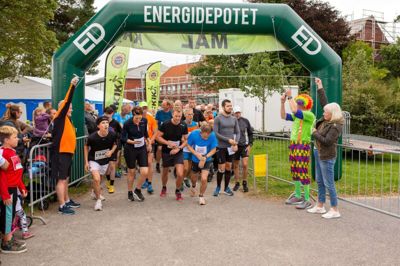 Der ventes mange løbere klar til løb i forbindelse med byfesten. Foto: Clemens Foto