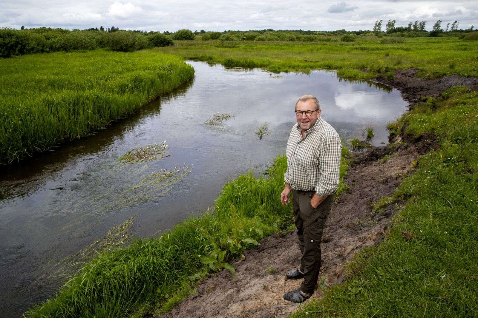 Jørgen har tre kilometer af Karup Å, hvor han har fiskeret. Åen er meget snoet på hans stykke. Her er der store fisk, blandt andre laks.