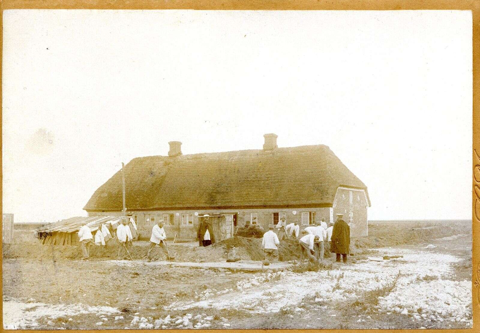Gedhuset har været brugt til flere formål, blandt andet smugkro, selv om det lå lidt langt fra alting. Foto: Karup Egnsarkiv