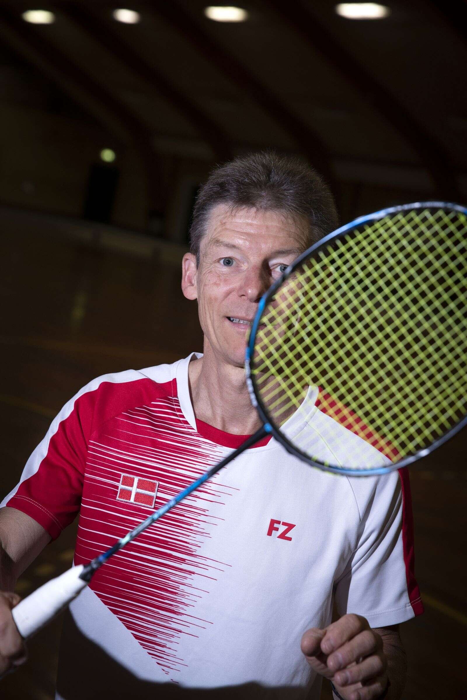 Martin Qvist Olesen har aldrig levet af at spille badminton. Det var de færreste topspillere, der kunne det dengang han var senior. Han har dog også altid været glad for sit arbejde som tandlæge. Han har dog besluttet at standse med at praktisere på tandklinikken i Frederiks. Han startede i 1986 og slutter til august.