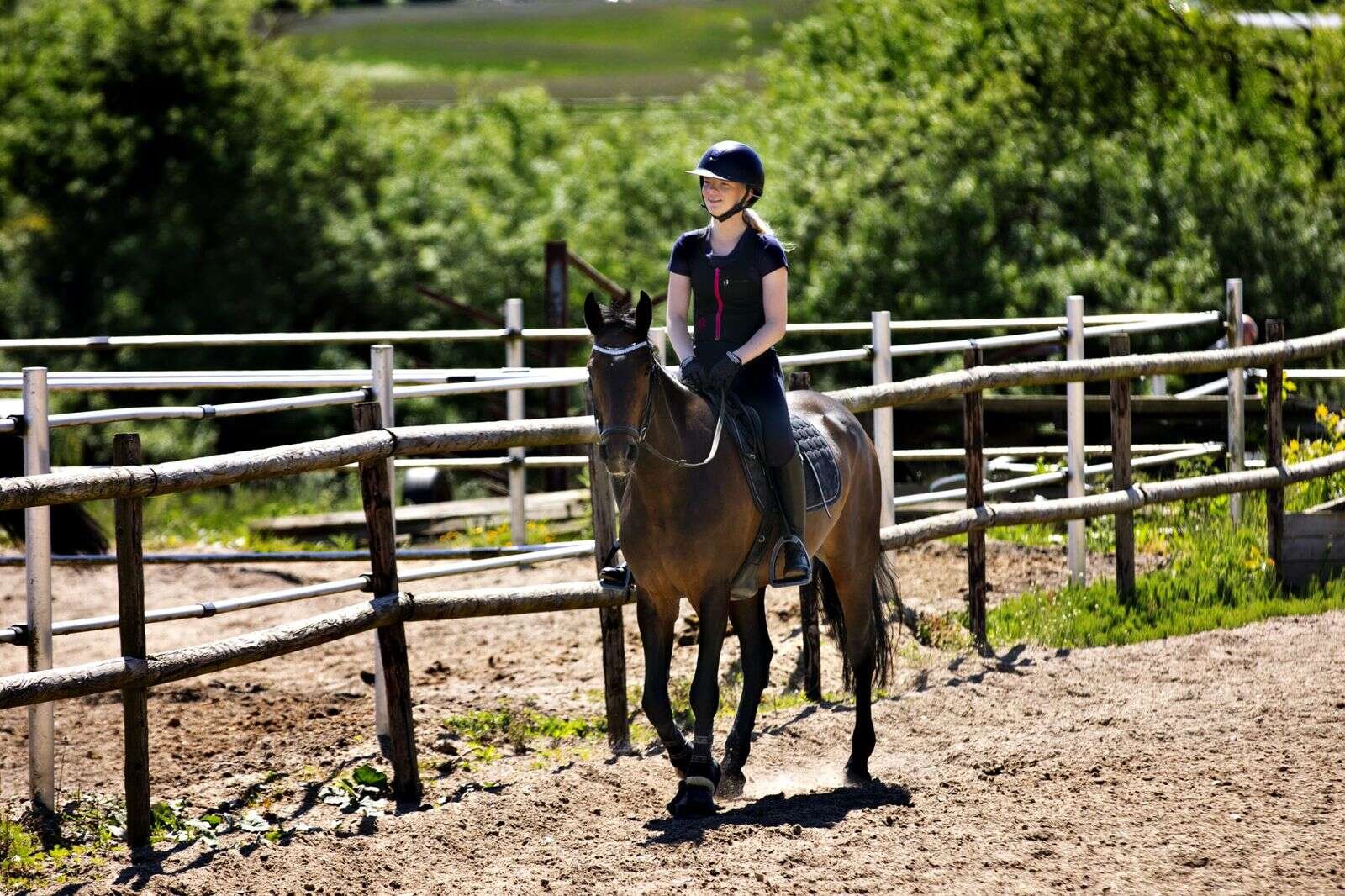 Vanessa drømmer om en gang at kunne leve af sin sport, eventuelt at ride andre folks heste ved siden af.