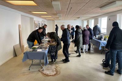 Allerede inden tømmerhandlen er revet ned og boligerne er opført er der stor interesse for byggeprojektet. Privatfoto