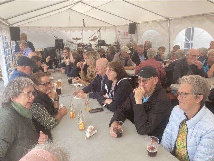 Folk var på plads for at høre god musik.