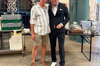 Steen Lyngaa fik varme ord med på vejen af Georg Sørensen, da der var jubilæumsfest hos MCH.