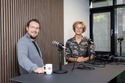 Troels Thylstrup og Lone Krog står bag podcasten »Dialog på heden«, der sætter fokus på kommunens betydning frem mod kommunalvalget. Makkerparret har selv stået for alt arbejdet med podcasten - fra tanke til færdig produktion - som de også begge er værter på.
