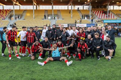 Kollektiv midtjysk sejrsglæde på kunstgræsset i Finland. Spillere, trænere og ledere fejrer, at FC Midtjylland for andet år i træk er klar til ligafasen i Europa League, og for sjette gang på 10 år får et langt europæisk efterår med gruppespil eller ligaspil.