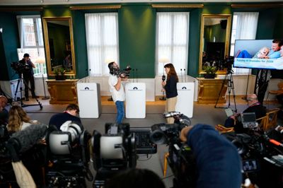 Finansminister Nicolai Wammen, økonomiminister Stephanie Lose og kulturminister Jakob Engel-Schmidt præsenterer finanslovforslaget for 2026 på et pressemøde i Finansministeriet i København.