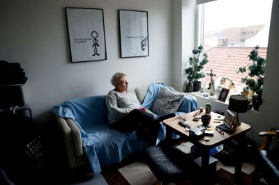 Marianne Plougmann Eriksen er glad for sin nye lejlighed, men synes der er for meget uro og ballade i og omkring bygningen.
