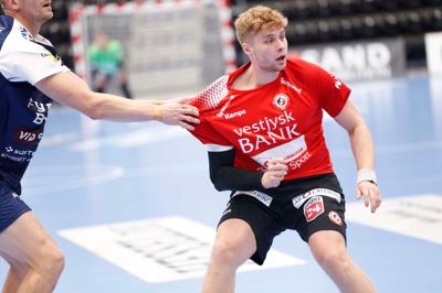 Livio Klausen (t.h.) og HC Midtjylland hentede en slidersejr i torsdagens hjemmekamp mod Rækker Mølle.