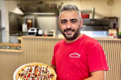Alper Küçükköse sælger flest slices, men af pizza er det nummer 21 og 85, som er mest populære.