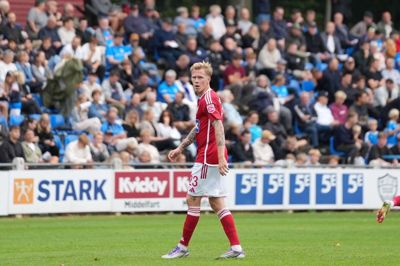 Tonni Adamsen er her på græsset i Middelfart, hvor han var kongen. Foto: Søren Haulund/Silkborg IF