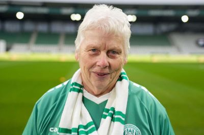 Erna Pedersen - Kjellerup IF-ikon og stor fan af Viborg FF døde for kort tid siden. Foto: Carsten Overbye/Kompagniet/TV 2