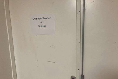 Der er spærret grundigt af til gymnastiksalen, hvor ulykken skete. Tirsdag vil berørte elever, lærere og pædagoger kunne tale med PPRs kriseteam.