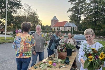 Kvindekulturfællesskabet i Levring holder arrangementer cirka en gang i kvartalet. Alle kvinder er velkomne.
