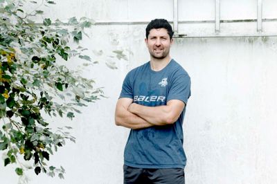 Terrance Amorosa går i disse dage og venter spændt på, om det bliver en plads til ham i den italienske trup, der i februar spiller OL på hjemmebane. Hans farmor og farfar udvandrede fra Italien til Canada.