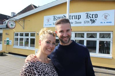 Ashli Williamson og Bjørn Bitsch har købt Knudstrup Kro - og nu skal der ske en hel masse. Foto: Rasmus Viuff