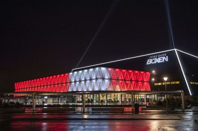 Jyske Bank Boxen har senest været vært ved EM for håndboldmænd i januar i år. I 2028 gælder det EM for håndboldkvinder og i 2030 EM for håndboldmænd, men derefter ser det ud til, at København tager over.