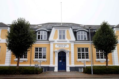 Nye borde og stole er snart på vej til Den Gule Bygning i Vildbjerg.
