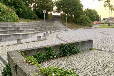 Hvad er der på den anden side af trappen på havnen i Ry? Simon Rønlev fra Ry Plus efterlyser flere fortælling om, hvad Ry byder på.
