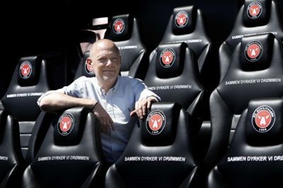 Jacob Jørgensen har hovedansvaret for FC Midtjyllands salgsafdeling, der ifølge klubbens »Vision 2025« skal løfte de årlige kommercielle indtægter fra 55 til 100 millioner kroner. Foto: Henrik Ole Jensen
