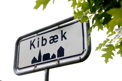 Kibæk har ifølge Mary Frølund et godt byliv, hvilket der nu skal sættes fokus på i handelsudvalget.