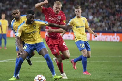 Rasmus Nissen Kristensen (i.m.) er på kort tid blevet en nøglespiller hos Red Bull Salzburg. Den 24-årige midtjyde har spillet 71 kampe for de østrigske mestre, siden han ankom til klubben i sommeren 2019 . Foto: Ritzau Scanpix