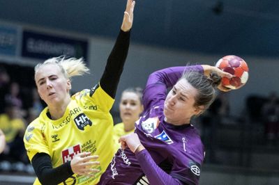 Herning-Ikast Håndbold slog lørdag eftermiddag Horsens foran knap 1000 tilskuere i IBF Arena. Her er det Ingvild Bakkerud, der trykker kanonen af. Foto: Tom Laursen