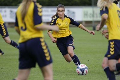 Andrea Hauge og resten af Vildbjergs kvinder ligger nummer seks i 1. division og skal vinde resten af kampene for at nå oprykningssspillet. Foto: Henrik Ole Jensen (Arkiv)
