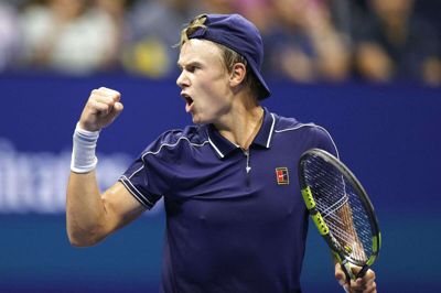 Holger Rune havde ingen problemer med verdens nummer 94, Pablo Andujar-Alba, der blev slået 6-1, 6-1.