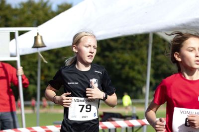 Madison Tarp er landets tredjehurtigste kvinde på 1500 meter i aldersklassen 14-15 år. Foto: Tom Laursen