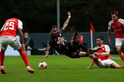 Brumado og FC Midtjylland mistede i anden halvleg balancen og tabte 1-3 mod SC Braga. Foto: Ritzau Scanpix