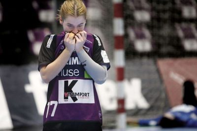 Line Hougaard spillede en stærk anden halvleg, men kampen i Silkeborg sluttede skuffende for højrefløjen og holdkammeraterne fra HIH. Foto: Henrik Ole Jensen