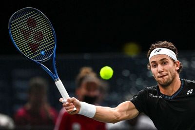 Casper Ruud er med fem turneringssejre på ATP Tour i denne sæson strøget op på en ottendeplads på verdensranglisten. Torsdag sikrede han sig som den første norske tennisspiller en plads i sæsonfinalen ATP Finals.