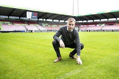 Preben Rokkjær, marketing- og supportdirektør i FC Midtjylland, understreger, at Superligaens nuværende førerklub er klar til at håndtere genindførelsen af coronapasset. Også i forhold til braget mod Brøndby om 12 dage, hvor der ventes udsolgt på MCH Arena i Herning. Foto: Tom Laursen