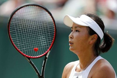 Peng Shuai var i 2011 helt oppe som nummer 14 på verdensranglisten i tennis, men det er i double, at hun har leveret sine bedste resultater på WTA Touren. I 2014 avancerede hun til førstepladsen på verdensranglisten i double.