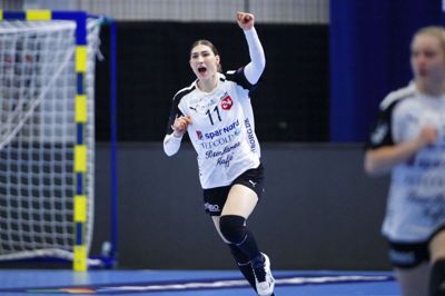 Viborgs Line Haugsted fejrer en scoring i holdets sejr over norske Storhamar på udebane.