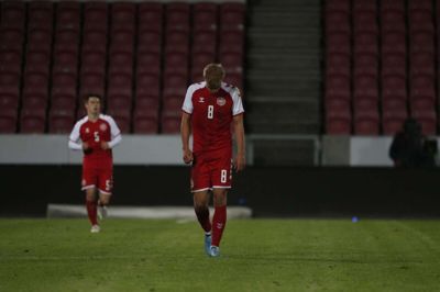 Gustav Isaksen og resten af det danske U21-landshold kan ikke længere nå førstepladsen i EM-kvalifikationsgruppen efter onsdagens pointdeling mod Belgien. Foto: Malene Tswai