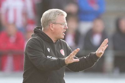 Lars Friis fik ikke skovlen under sit tidligere mandskab i den afgørende playoffkamp om en plads i europæisk fodbold.