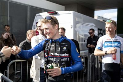 Herningensiske Mads Rahbek (t.v.) blev i forrige weekend nummer to i Grand Prix Herning. På fredag kører han igen i Herning. Han er på startlisten til Herning City Gadeløbet, hvor han i 2015 blev nummer to. Foto: Tom Laursen