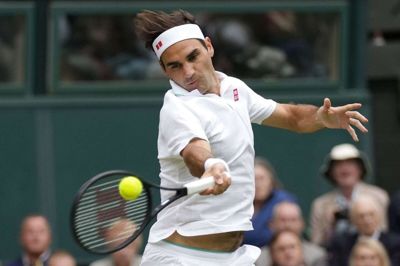 Roger Federer regner tidligst med at spille tennis i september efter en længere pause på grund af en knæskade. (Arkivfoto).