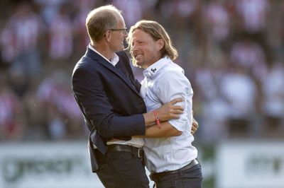 FC Midtjylland-sportschef Svend Graversen (til venstre) kunne glæde sig over, at klubben undgik at møde Fenerbahce og i stedet skal møde AEK Larnaca i kvalifikationen til Champions League. (Arkivfoto).