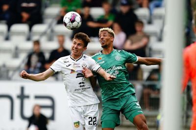 Viborg kom et stort skridt nærmere playoffrunden i Champions League-kvalifikationen med 3-0-sejren over B36 fra Torshavn.