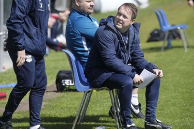 Herning Fremad og cheftræner Svend Lund Larsen har blandede følelser efter 2-2-resultatet på udebane mod Ringkøbing IF. Foto: Henrik Ole Jensen