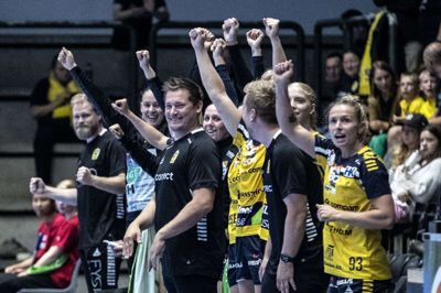 Ikast-spillerne kunne juble over en sikker sejr i Horsens. Foto: Tom Laursen