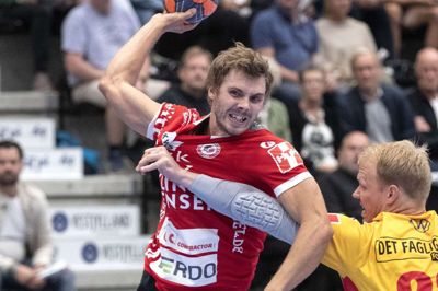 Mikkel Madsen har været i HC Midtjylland siden klubbens genstart efter konkursen i 2018. Lige nu overvejer playmakeren sin fremtid. Foto: Tom Laursen