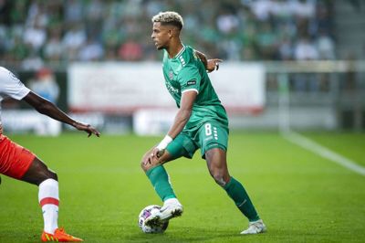 Viborg har solgt den hollandske midtbaneprofil Justin Lonwijk til den ukrainske fodboldklub Dynamo Kiev.